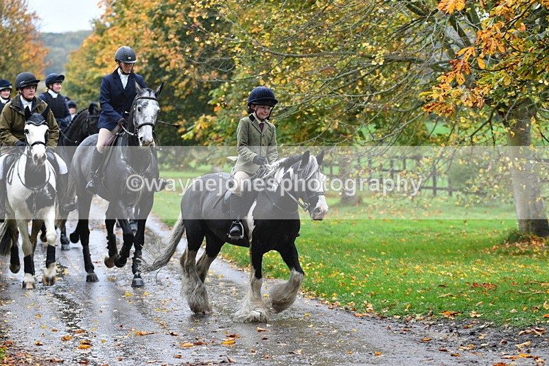 WJ5_6303 - B&B walk back for Hunt Tea !