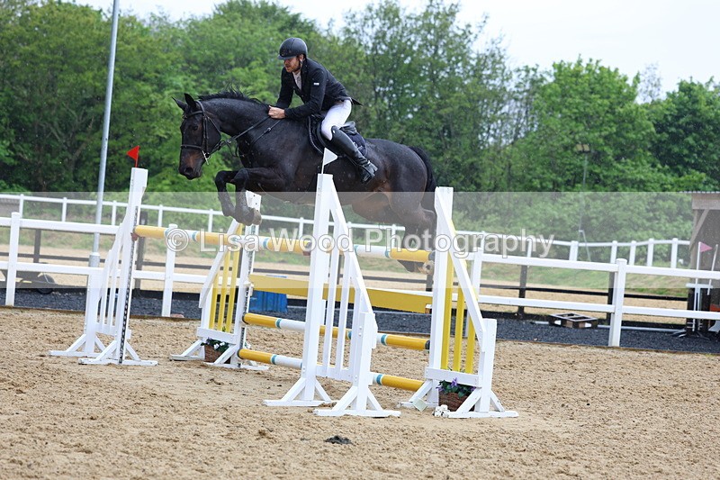 3E7A7616 - Class 9: Senior 1.30m open