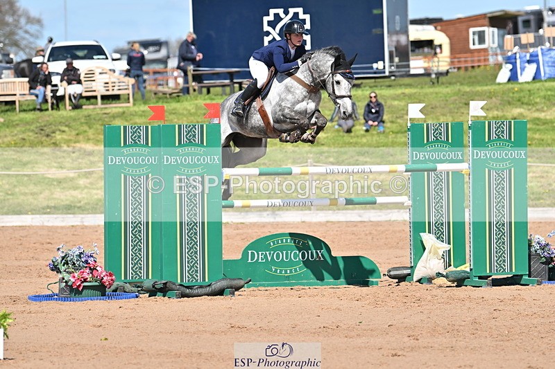 240420A-135029-11508 - Cls 7, 2 Star Medium Tour 1.35m