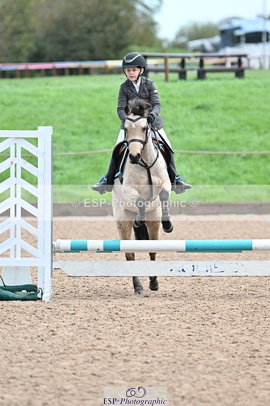 231029A-093339-02428 - 60cm Club and Schools