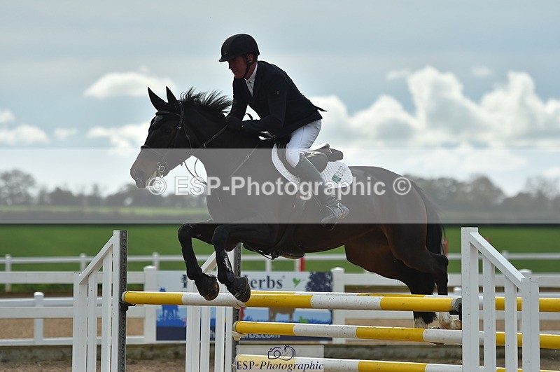 231111A-124028-01924 - Cls 12 Newcomers & 1.10m Open