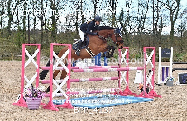 BPP_4137 - CLASS 6 FRI Senior Newcomers/ 1.10m Open
