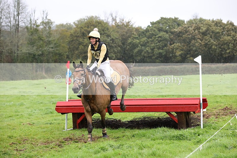 1X9A1900 - Class 4: 80cm Red Table