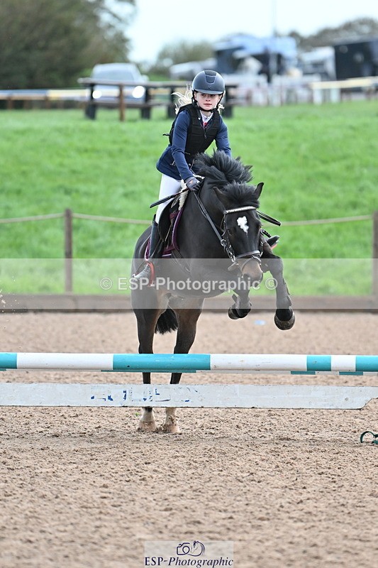 231029A-093835-02463 - 60cm Club and Schools