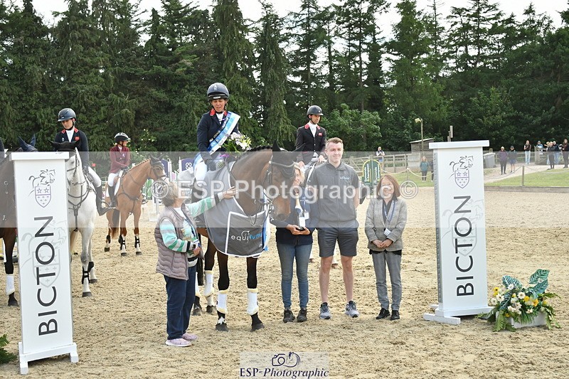 250525A-161205-18893 - Presentations Section C CCI 2 Star Long