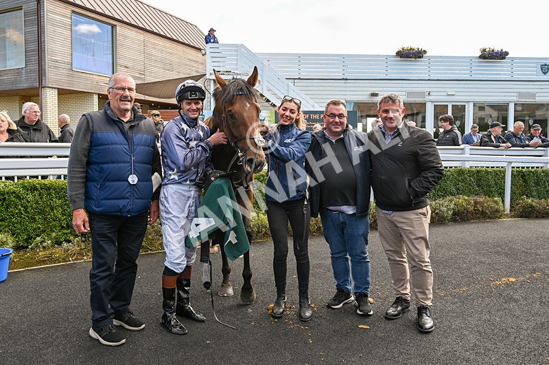 100924-Race 3-Laudable-4433 - Race 3