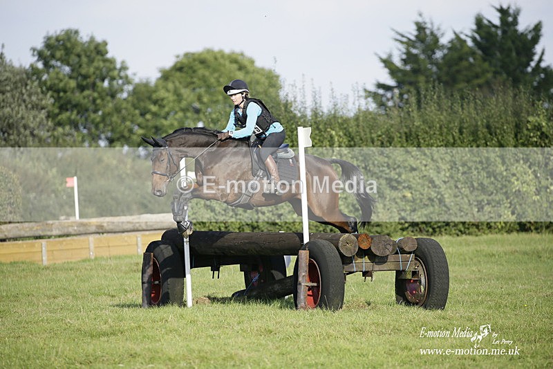  WWHT 171021 4076 - Open (1.00m)  17/10/21