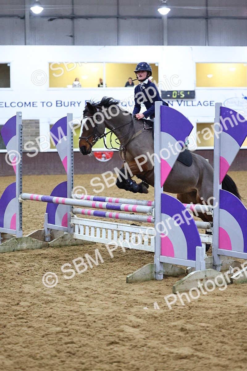 SBM_002807 - Class 6 - Holly & Ivy Stakes - 90cm