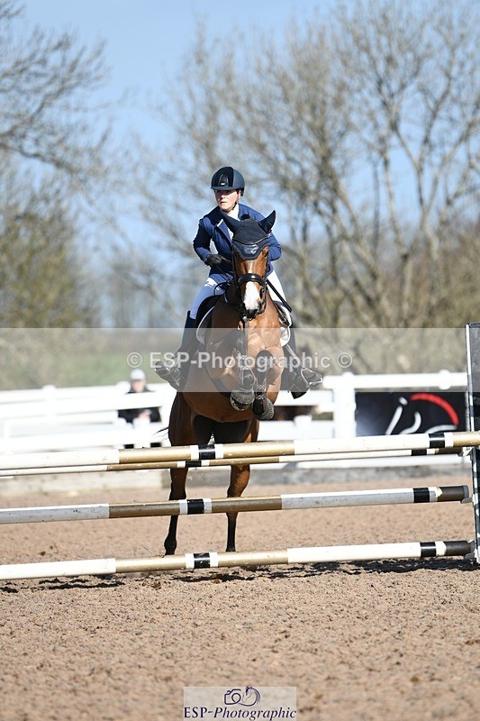 250330-101902-06063 - Cls 32 British Novice and 90cm