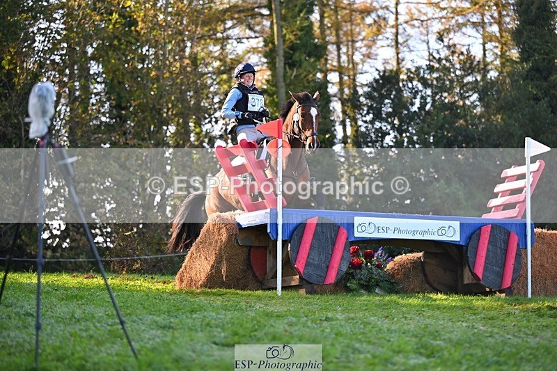 241026-112236-11931 - 378-Fern.Hordern-SHES.ALL.THAT