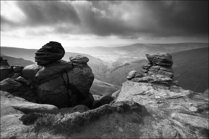 Light & Dark - Peak District | Dark Peak