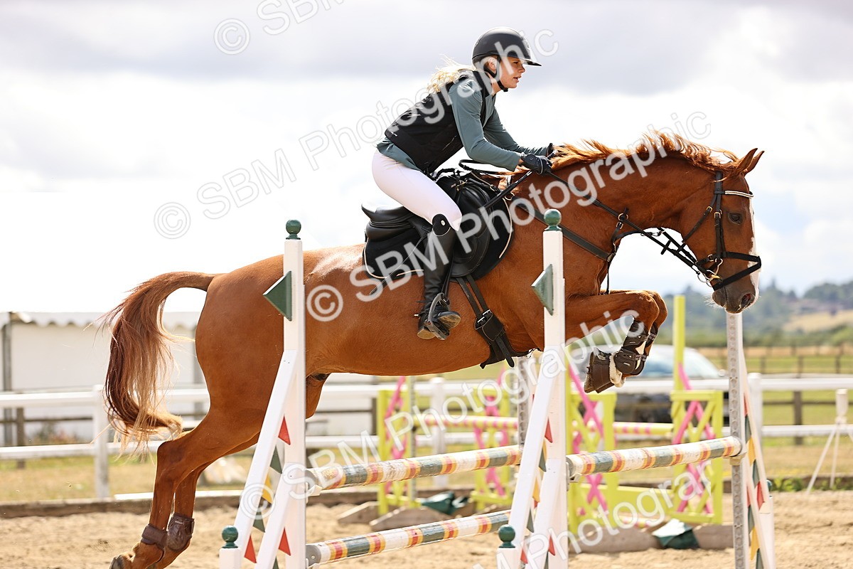 SBM_026999 - Class 13 - Senior Newcomers - 1.10m