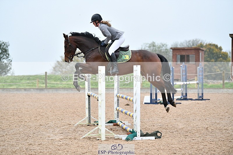 241102A-104426-04097 - SAT Cls 9 British Novice and 90cm Open