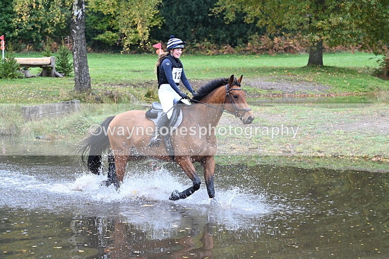 WJ7_3090 - Time 10:47 to 11:11 at the water