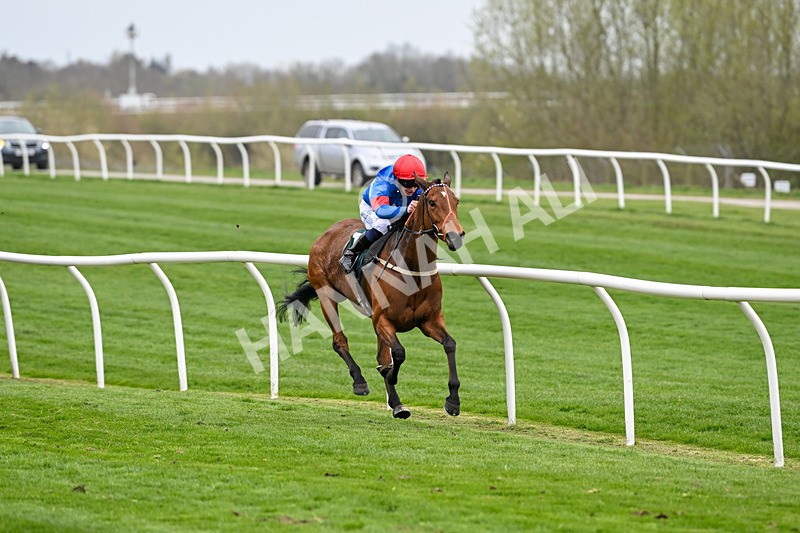 090425-Race 5-Miss Willows-0027 - Race 5