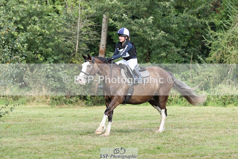 240825X-110228-32189 - 70cm XC 11.00 to 12.00