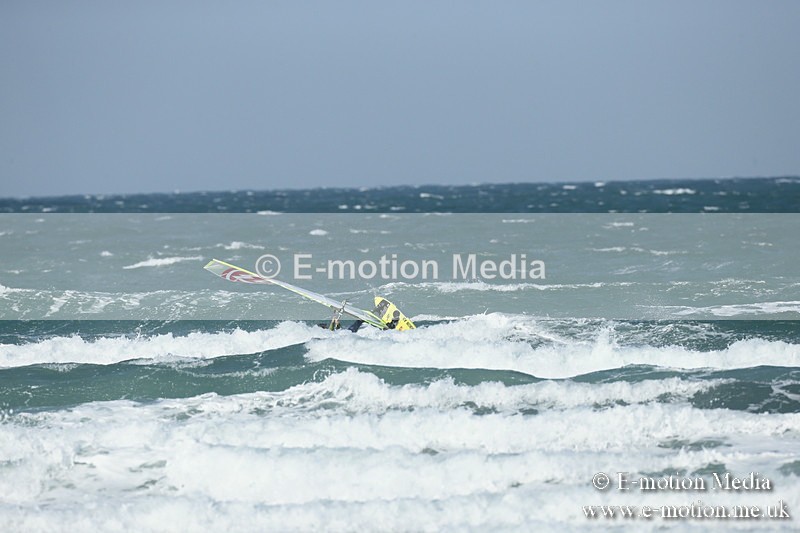 WS 020413-231 - Windsurfing