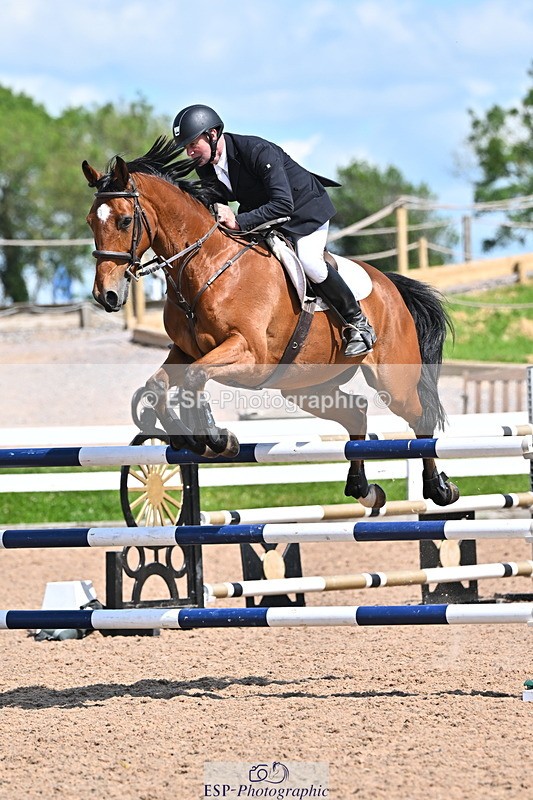 240619A-154310-00939 - Cls 5 Snr Foxhunter and 1.20m Open