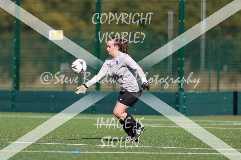 1DX30152 - 2025-09-13 FC Abbey Meads U17 Girls Purple V Cumnors U17 Girls