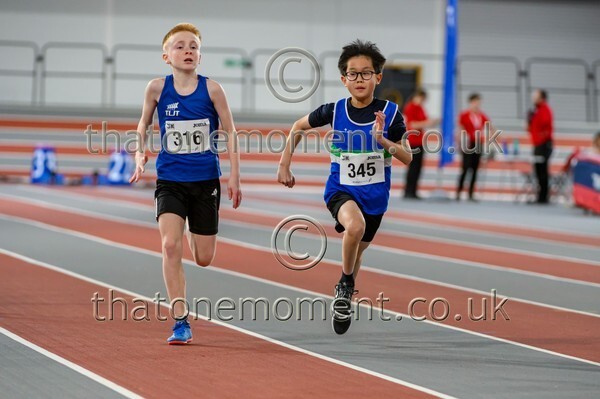 Age26SUN-927464 - Track Male Set One