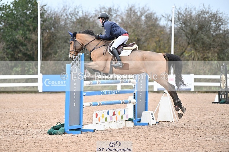 241206-141719-01075 - Cls 6 Foxhunter and 1.20m Open