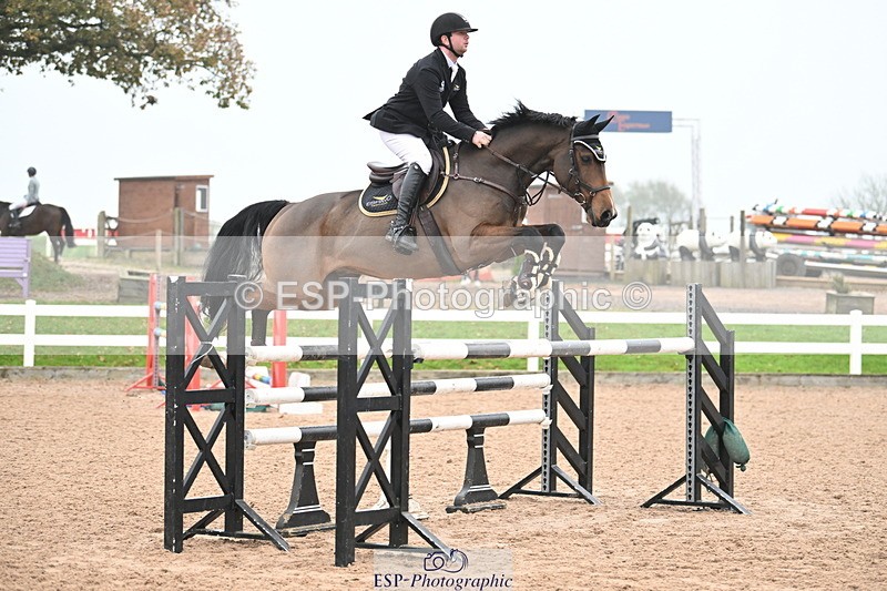 241102A-122921-04566 - SAT Cls 15 Foxhunter and 1.20m Open