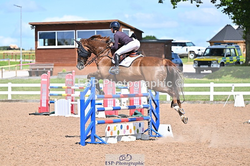240619A-153025-00834 - Cls 5 Snr Foxhunter and 1.20m Open