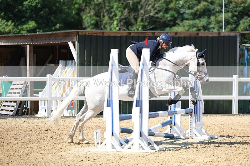 3E7A2708 - Class 2: 70cm Juniors and Seniors