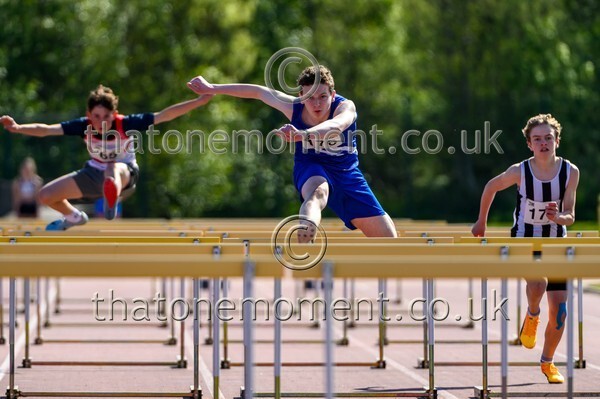 West25Sat-926321 - Track Male