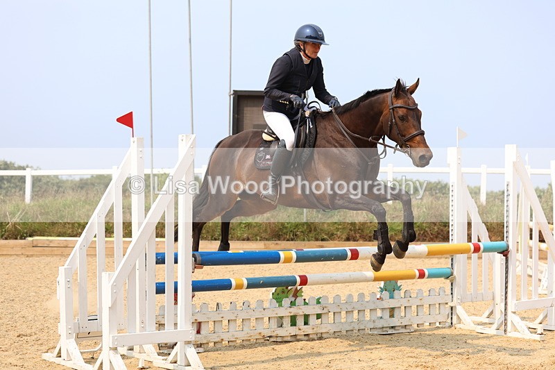 3E7A1616 - Class 4: Senior British Novice/90cm open