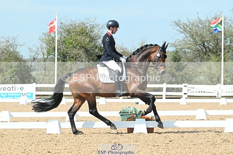 250403-104232-01558 - 048-Angus.Corrie-Deane-Maigret.VD.Watermolen