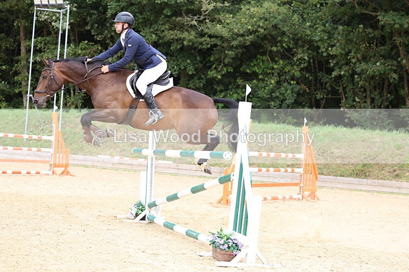 3E7A6500 - Class 9: Senior Foxhunter/1.20 open
