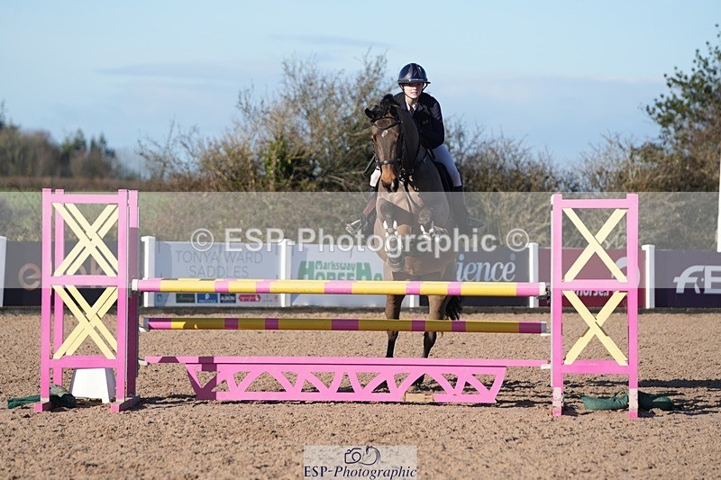 251130-115958-01123 - Cls 6 Blue Chip Pony Newcomers & 1m Open