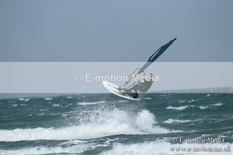 WS 020413-121 - Windsurfing
