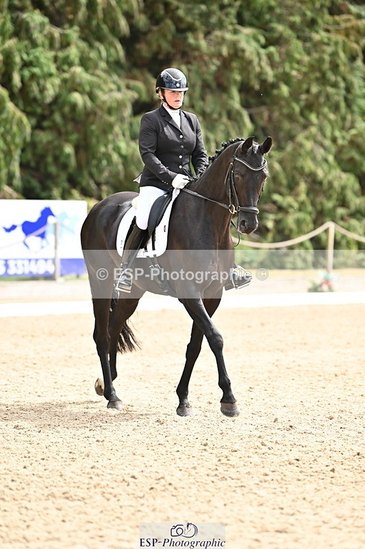 250808A-143236-00920 - 011-Helen.JamesDecadent