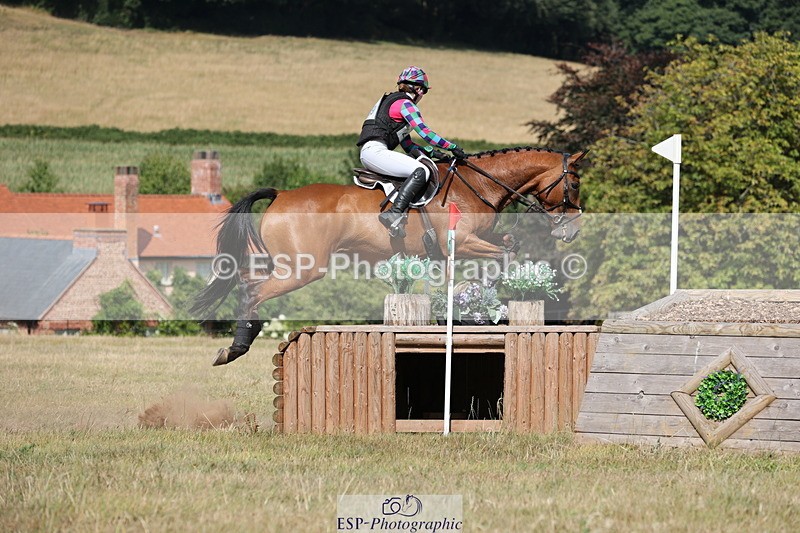 250802A-155820-06904 - F-279-Sophie.Robson-JOLLY.JEAN