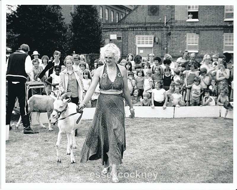  - Open air Circus Barmy park Bethnal green
