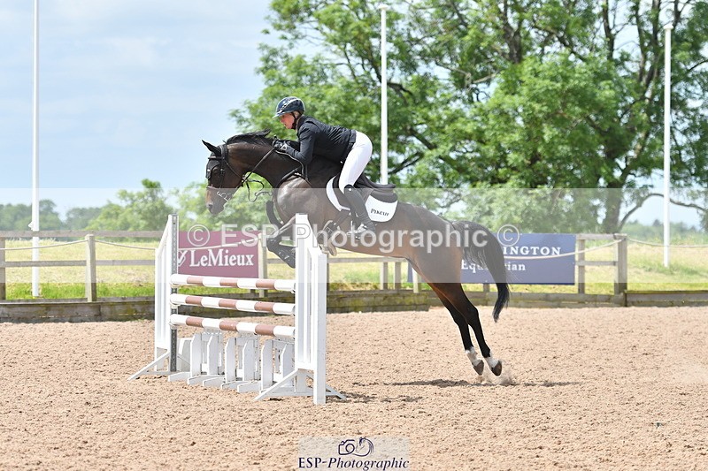 240609A-113628-04638 - Cls 17 Snr 1.05m Open