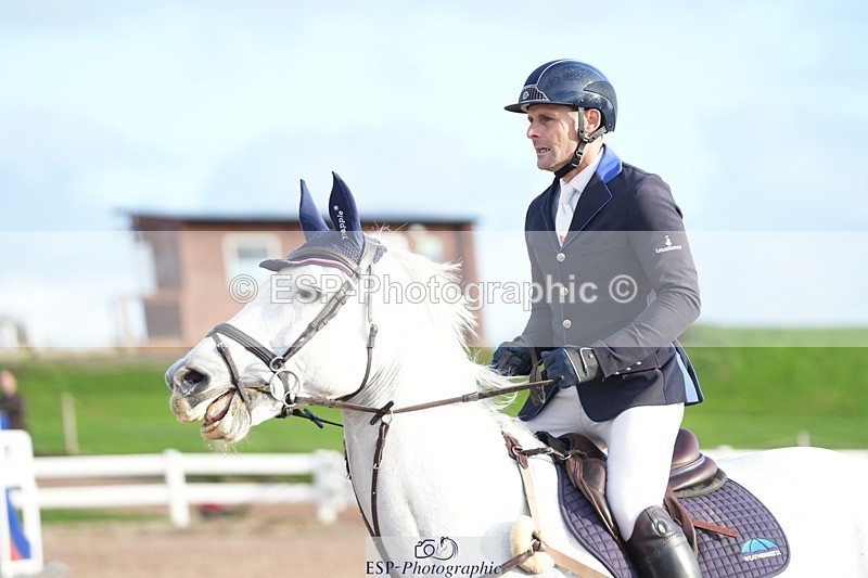 251108-143706-02887 - Cls 16 Snr 1.30m and 1.40m