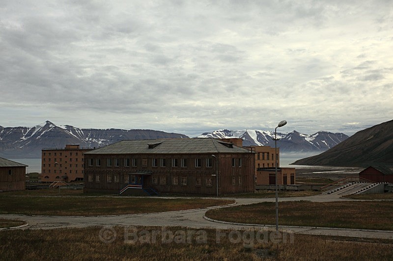 Pyramiden 8076 - Summer time