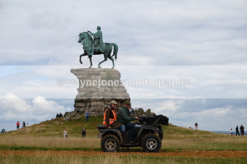 DSC_6697 - Time at Statue 12:45 to 13:15