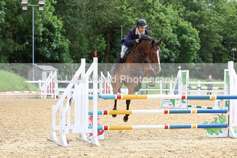 3E7A4337 - Class 7: Senior Newcomers/1.10m open