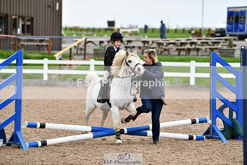 241013B-085357-00050 - Cls 1 Clear Round