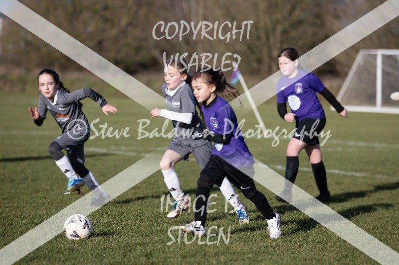 1DX31007 - 2026-01-17 FC Abbey Meads U9 Purple Girls V Develop FC U9 Girls