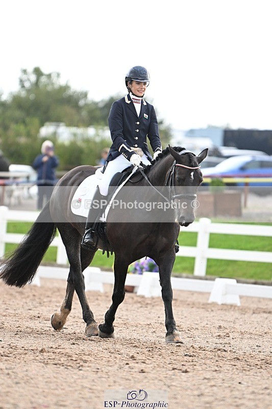 250907-125141-08464 - 005-Jessica.AllenHendrewen.Desert.Lady