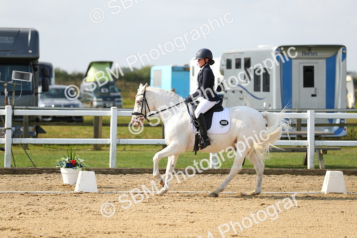 SBM_015591 - Class 13 - Novice 23 - 9.54-11.04