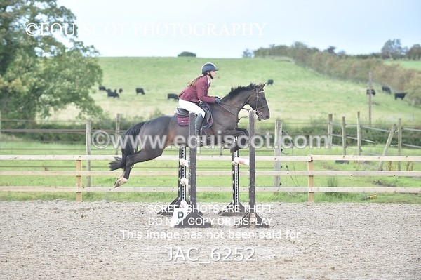 JAC_6252 - CLASS 9 SAT Pony Foxhunter/ 1.10m Open