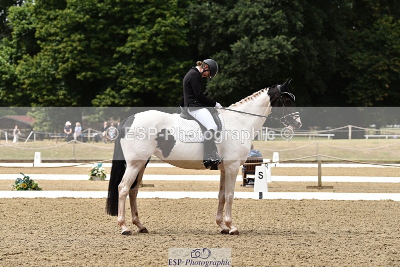 140110A-012424-10918 - 002-Michelle.Wallis-Alvescot.Winning.Mood