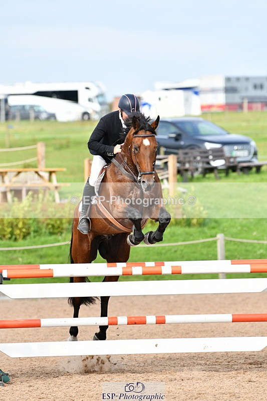 240915A-164334-11090 - Cls 30 Snr Foxhunter