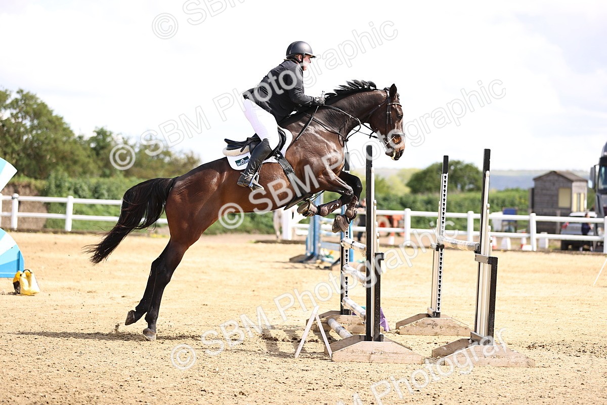 SBM_004104 - Class 17 - Senior Newcomers - 1.10m
